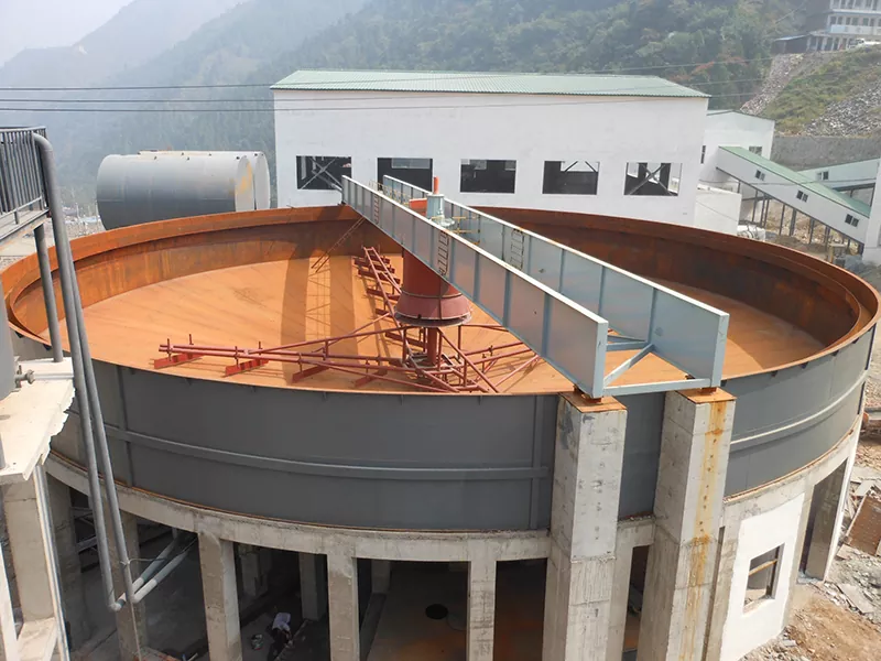 Circularis altum rate inclinavit laminam Torrens